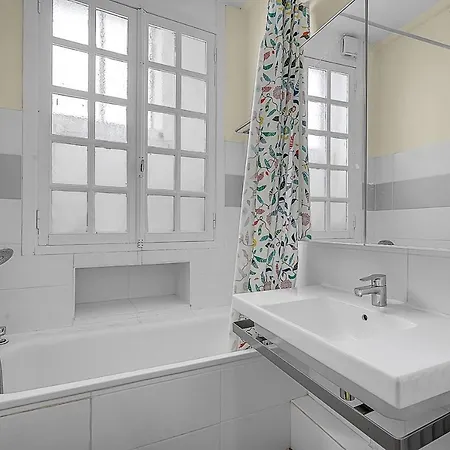 Rare Pearl Very Quiet And Bright In *