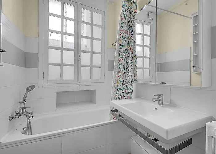 Rare Pearl Very Quiet And Bright In *